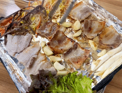  성남 태평동 50년 전통 밑반찬 잘 나오는 고기집 '철뚝길' 시그니처 파절이, 고소한 냉삼겹살, 싱싱한 쌈채소, 철뚝볶음밥까지 든든한 한끼 식사, 주차 정보
