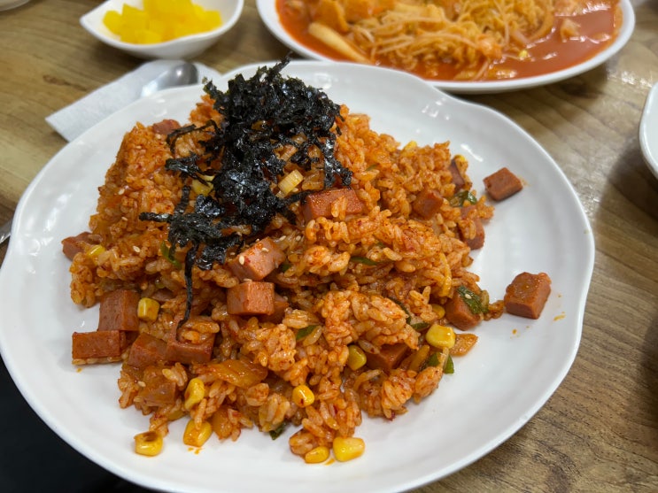  서울 성북구 고대대학교 앞 <이공김밥 안암본점>(고추김밥, 치즈김밥, 김치만두, 라볶기, 스팸김치볶음밥)