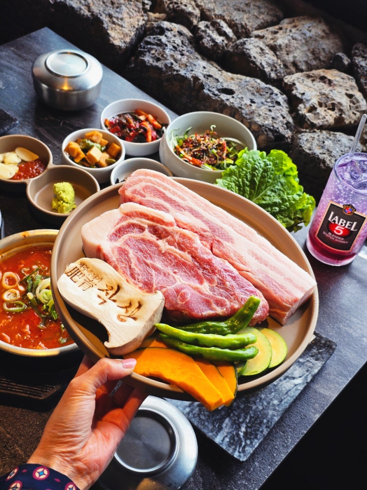  제주 흑돼지 비계 걱정없는 오션뷰 애월 흑돼지 맛집 작산