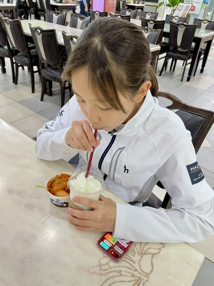 군산휴게소 서울방향 떡볶이와 함께 탐앤탐스 요거트스무디 냠냠