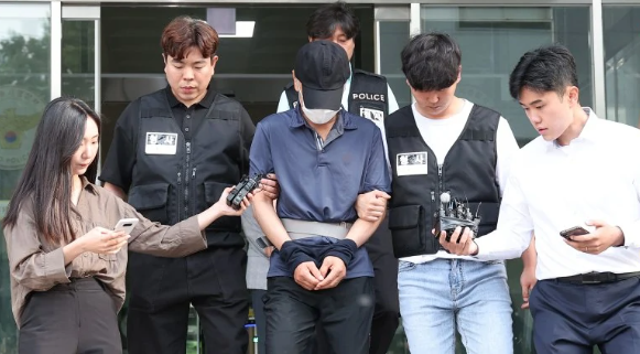 강남 오피스텔 <b>모녀</b> 살인한 <b>박학선</b> 검찰에 송치, 우발적이라... 