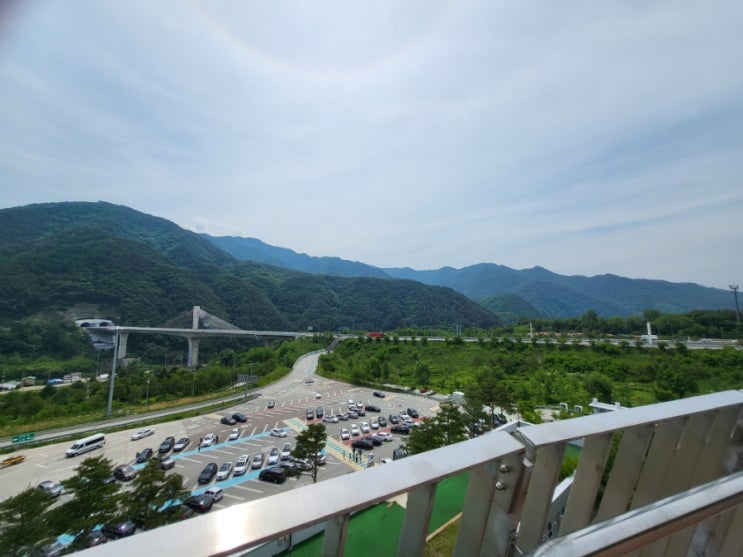  내린천 휴게소 양양방향 전망대에서 사진찍기, 속초 고성 1박 2일 여행: 산따라 물따라