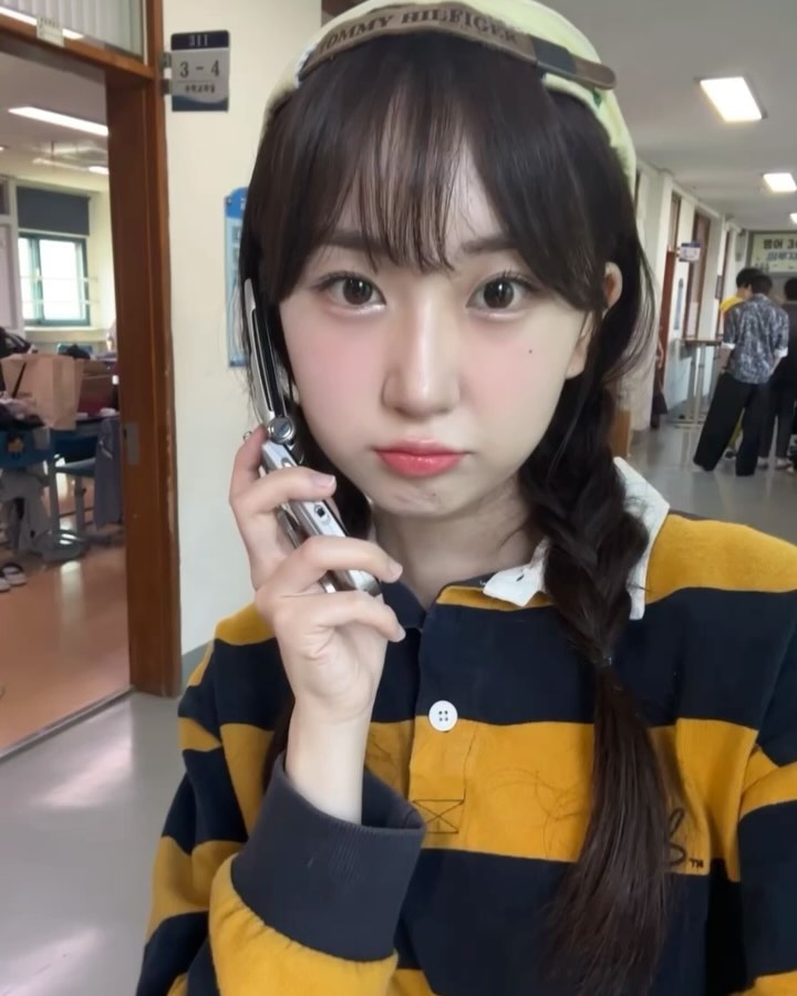 '19살' 전유진, 졸업 사진서 '반윤희 패션' 완벽 재현...센스 만점 여고생 '19살' 전유진, 졸업 사진서 '반윤희 패션' 완벽 재현...센스 만점 여고생
