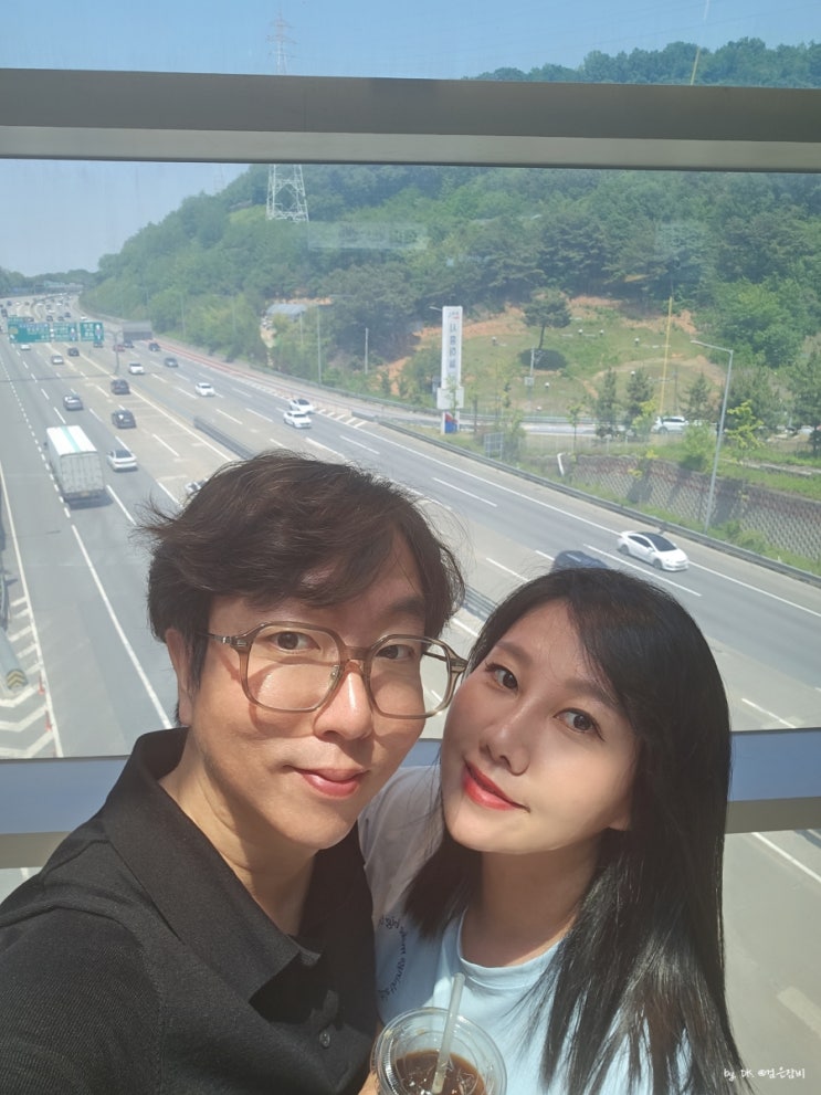  고속도로 휴게소 10대 사진 명소가 있는 시흥하늘휴게소 맛집에서 베이비크랩 간식 부시기