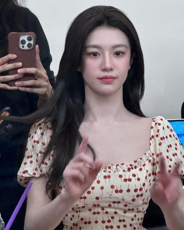  "인성까지 완벽" 고윤정 미담, 스태프 80명 얼굴 직접 그려 스티커 제작해 선물