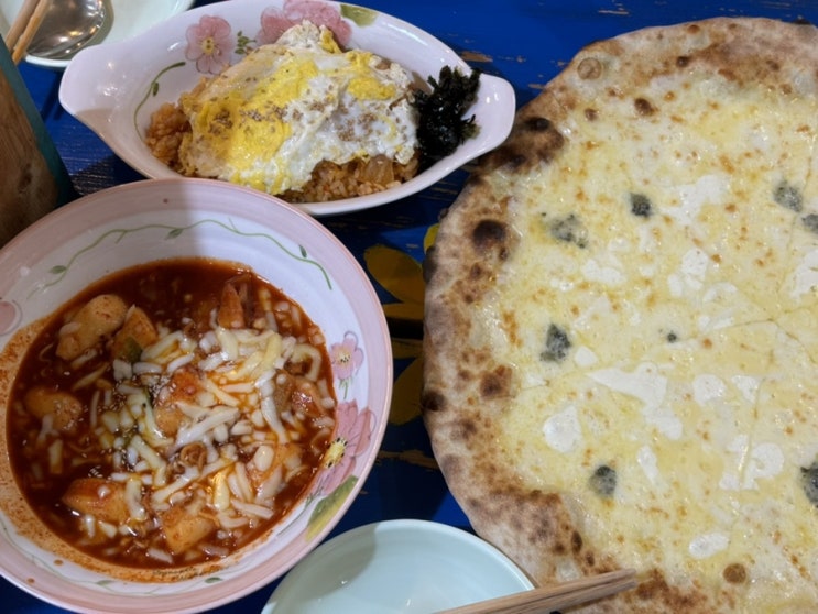  [대학로 맛집]혜화돌쇠아저씨 친구세트 내돈내산후기 (고르곤졸라피자, 치즈떡볶이, 김치볶음밥, 즉석라면)
