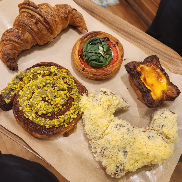  여의도 더현대 크루아상 맛집 '테디뵈르하우스'
