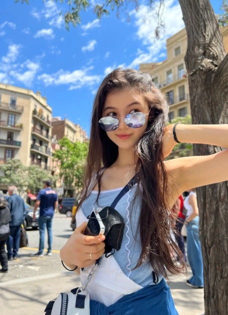 NewJeans Danielle: Her Nationality, Family, Childhood, and Old Photos