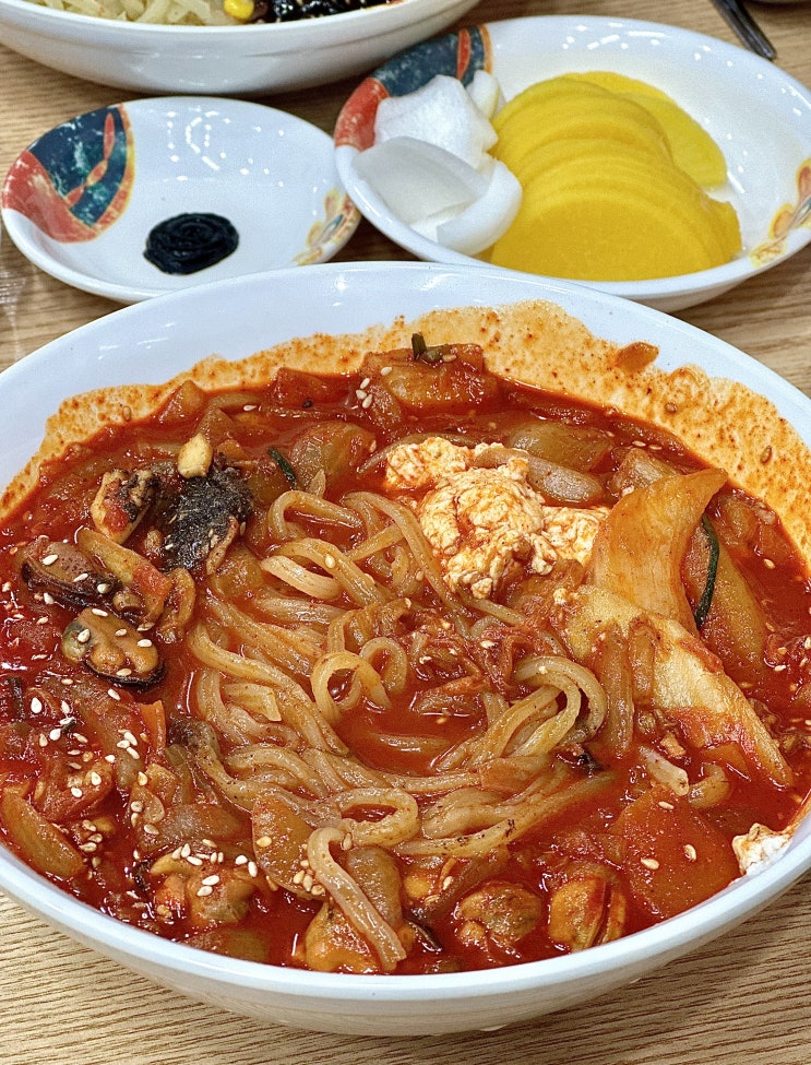 맛집으로 유명한 '전국5대짬뽕교동짬뽕' <b>유니</b>짜장도 맛있어요!