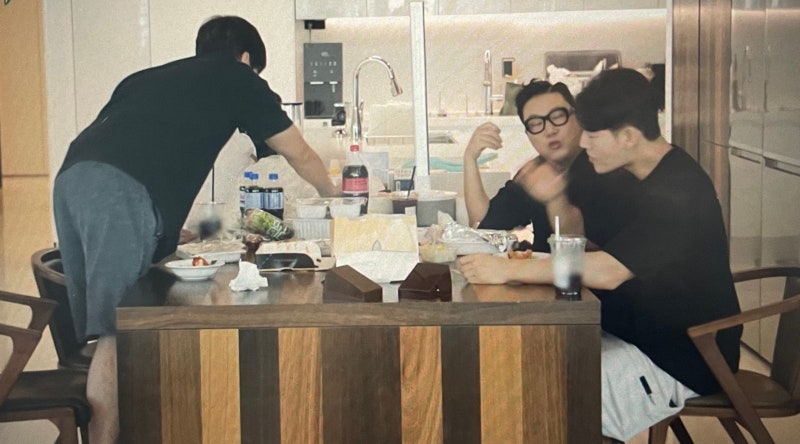 최진혁 집 미우새 이사 아파트 집들이 위치 배성재 식당 미운우리새끼 치킨 항정살 회식