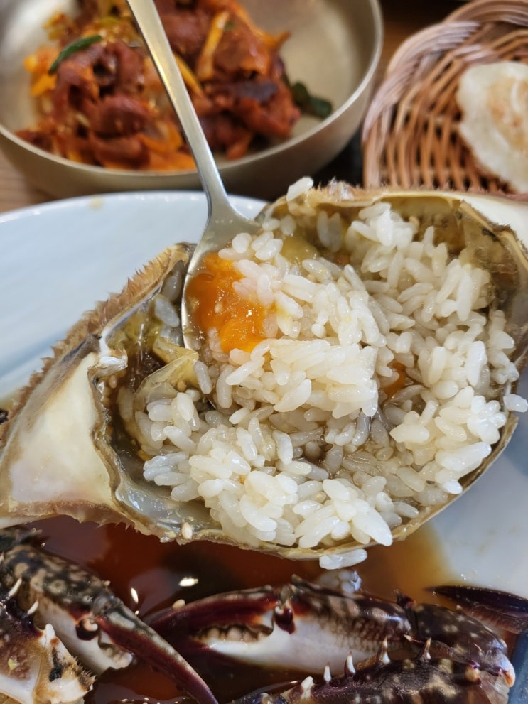  이천쌀밥에 간장게장 정식 고미정 연희동 한정식 맛집 인정