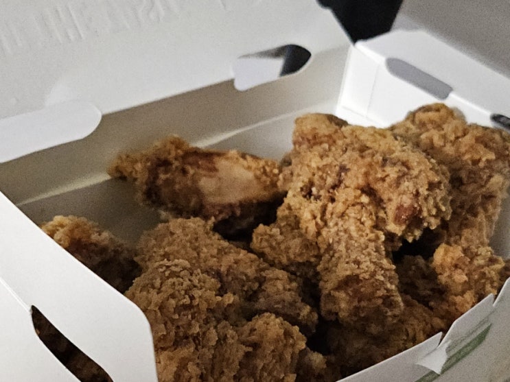  언제먹어도 맛있는 치킨 생레몬하이볼 영화 시민덕희