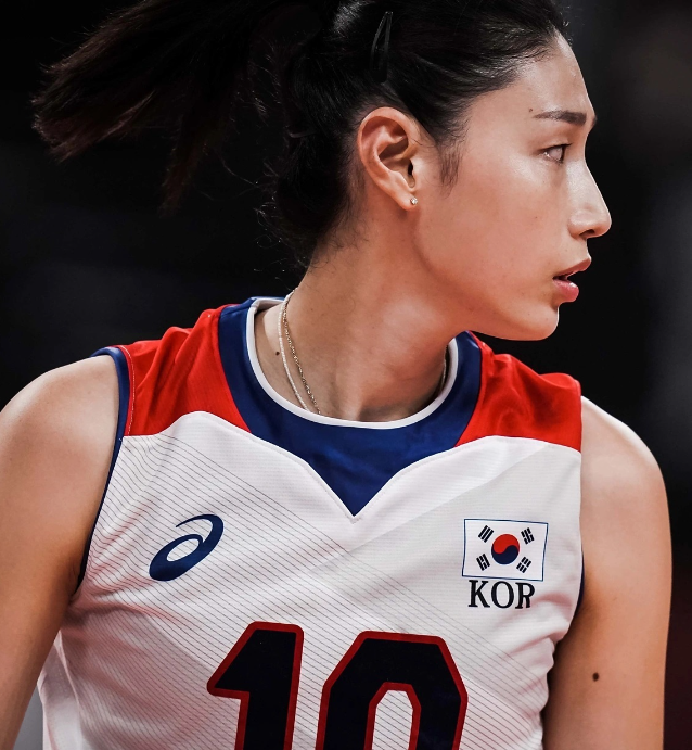  김연경 은퇴 눈물 프로팀 경기일정 프로필 (+연봉)