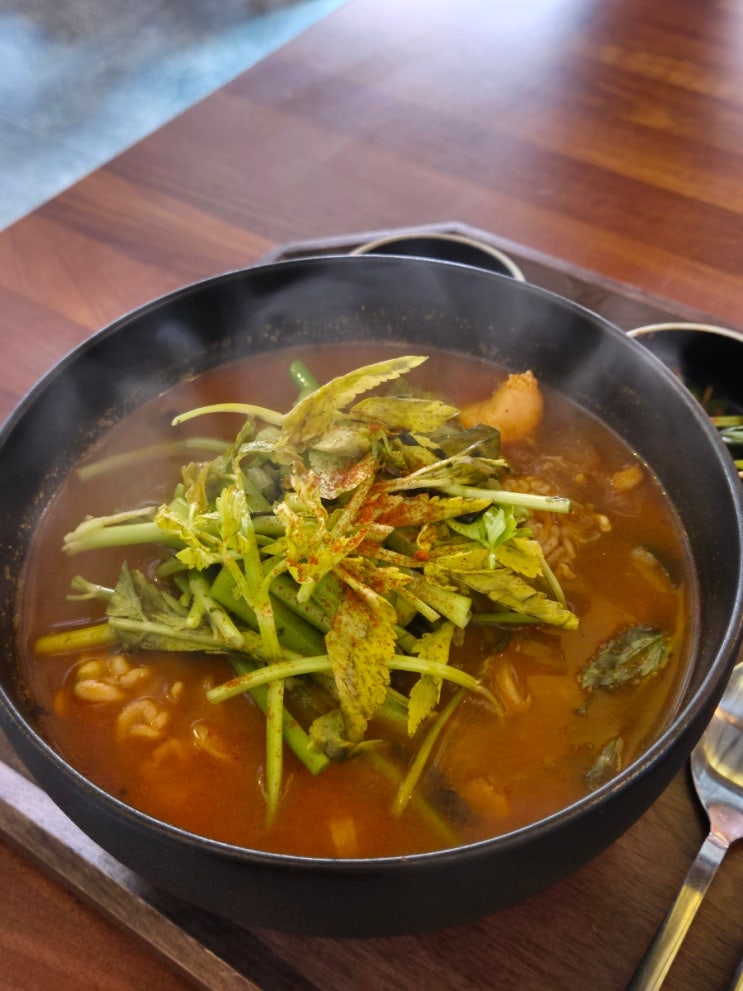  하루일상 | 신용산 이촌 쌈밥 알곤이칼국수 까치집 직장인 점심 추천