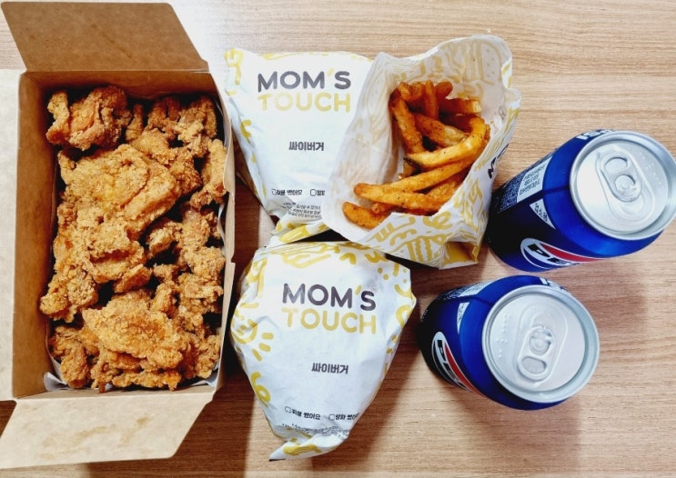  맘스터치 커플순살세트(후라이드 싸이순살, 싸이버거2, 콜라2) 배달 후기