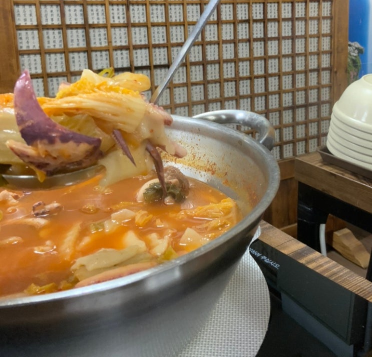  대전 시청역 맛집 둔산동 한식 맛집 묵은정 본점 리뷰: 묵은지 오징어갈비찌개와 왕 계란말이의 환상 궁합
