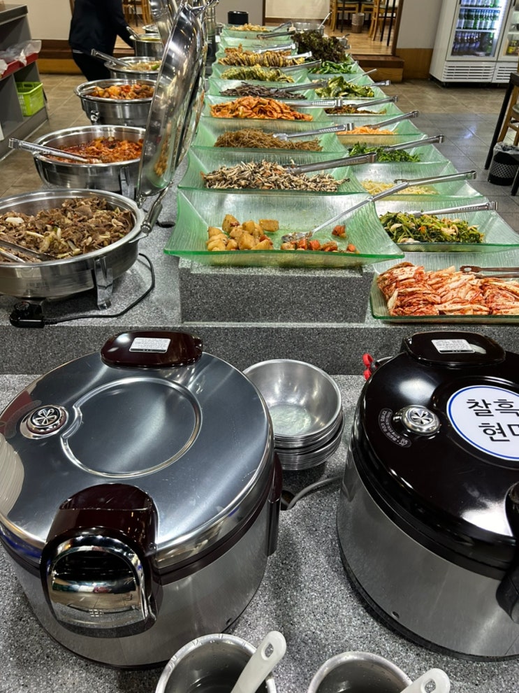  8000원 정지간한식뷔페 아침 6시부터 해요