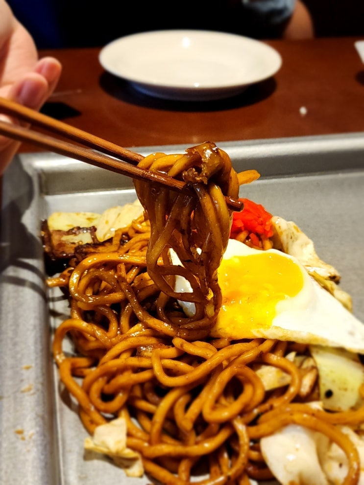  신용산맛집 눈과 귀가 즐거운 죠죠 용산점 야끼소바맛집
