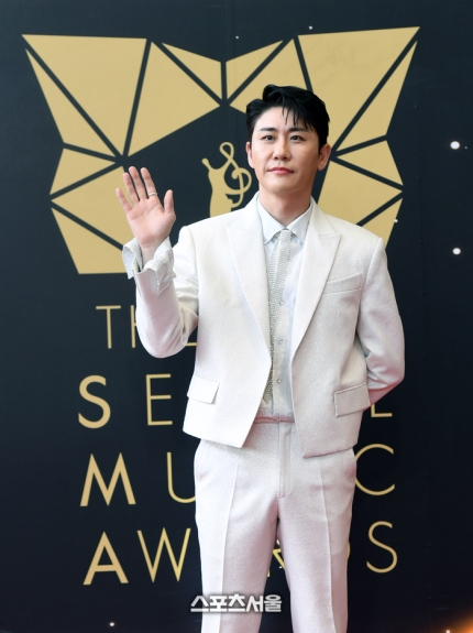 영탁 <b>서울가요대상</b> 5월 팬투표 <b>3관왕</b>