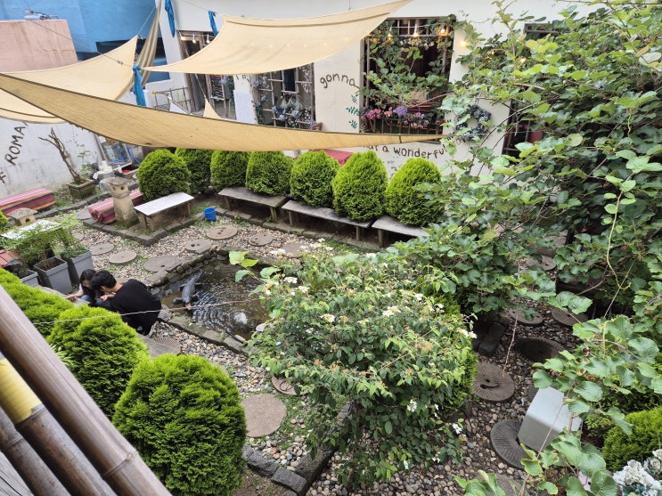  [부산 2박 3일 여행] 부산 감천문화마을 속 이상한 카페 더프커피