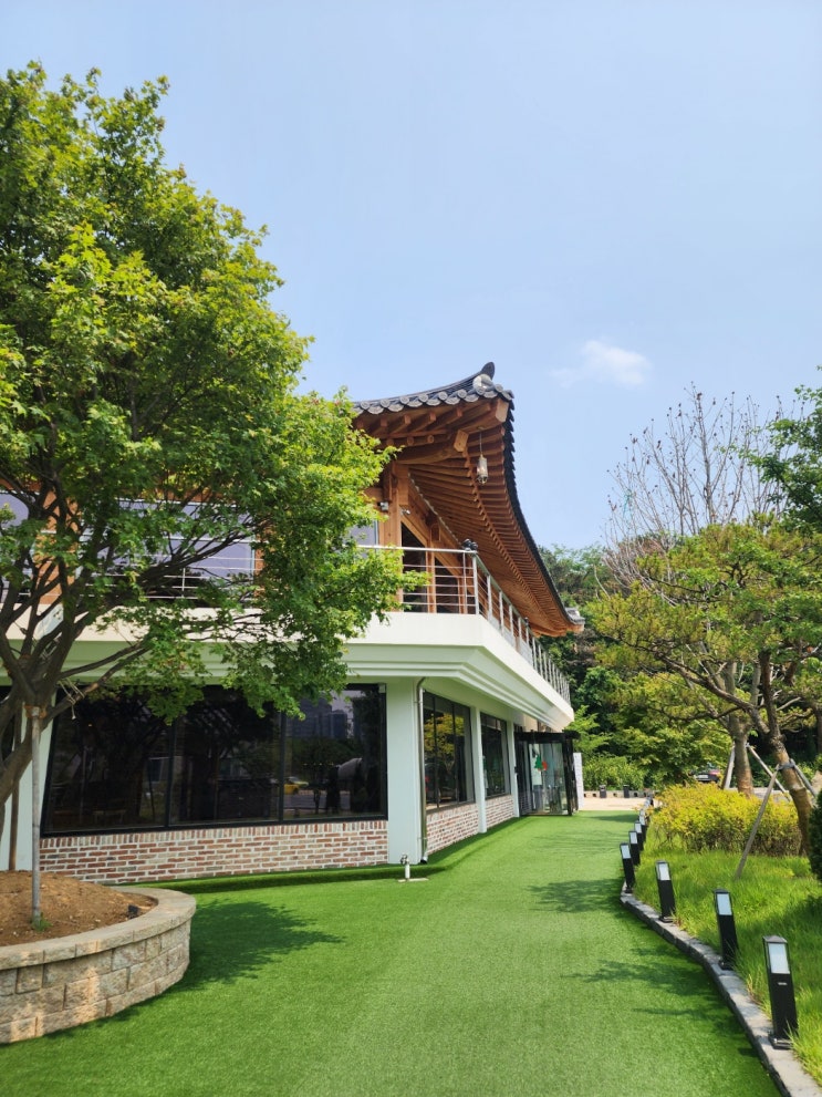  화성 데이트코스 추천 | 한옥스타일 카페 더포레스트퀸 | 화성 맛집 | 민물새우칼국수 맛집 추천 내기준 또간집 요당칼국수 | 화성 빵맛집