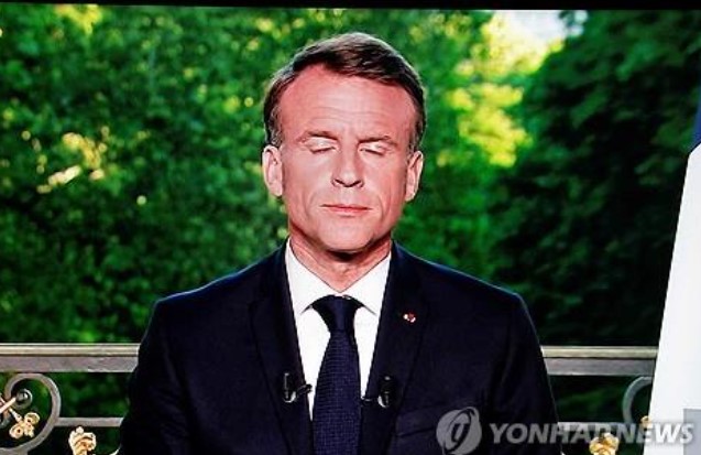 프랑스  마린 르펜 돌풍..<b>마크롱</b> 참패 의회 해산 30일 <b>조기총선</b>.... 