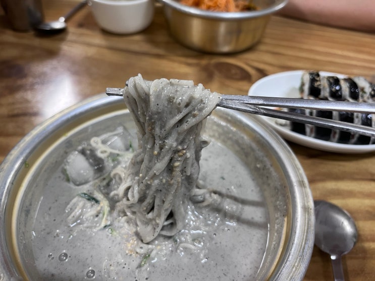  여름이 오면 꼭 먹어야 되는 대구 분식의 계절메뉴 '콩국수'