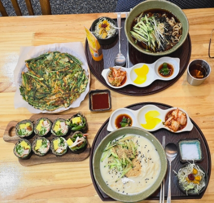  쫄깃쫄깃 탱글탱글 칼국수 끝판왕등장!! 포항칼국수맛집 칼국수일번지