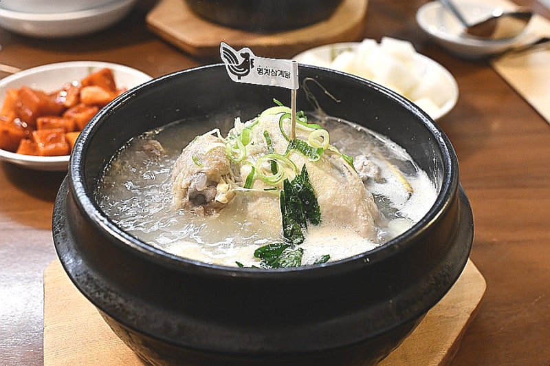 대구 금곡삼계탕 ‘영계삼계탕’ (대구광역시 수성구 신매동)