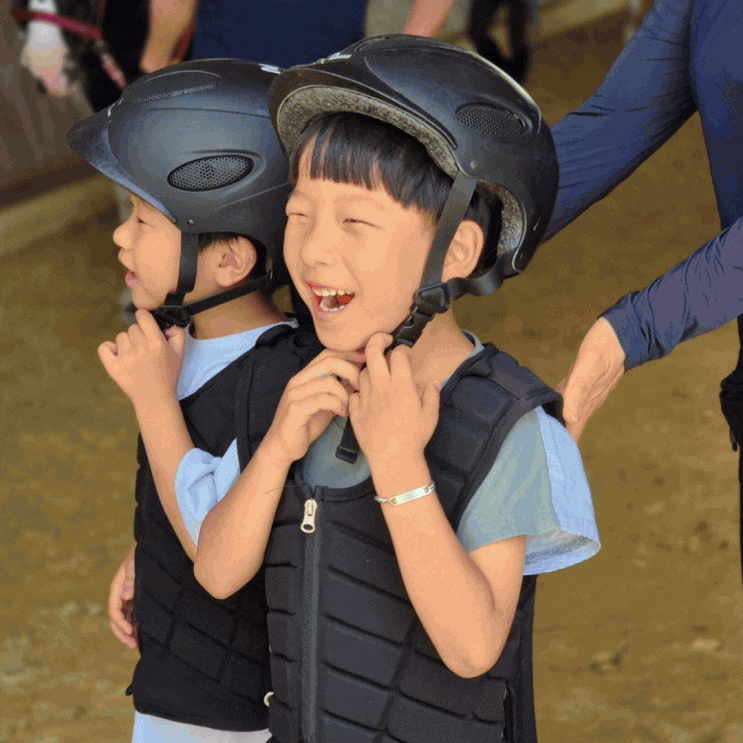  오늘은 승마장 체험장에 다녀왔어요!