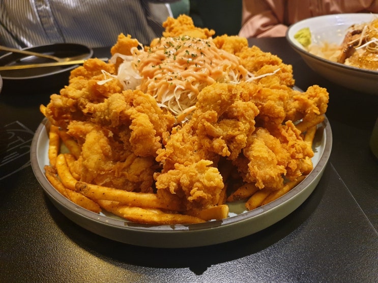  용작교 찐 부드러운~ 치킨, 든든한 한 끼 식사! 혼밥, 가족 외식,       데이트까지 완벽한 솔루션
