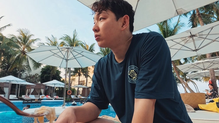  신라모노그램 다낭 수영장 음식 후기(파스타, 치킨)