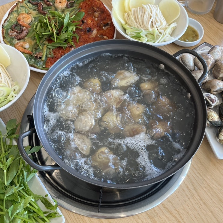  광교 앨리웨이 맛집 추천 영통백합칼국수