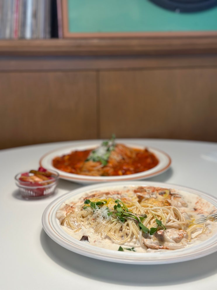  신동 카페거리 맛집 운멜로4호점 에그볼 크림 파스타 & 토마토 핫칠리 파스타