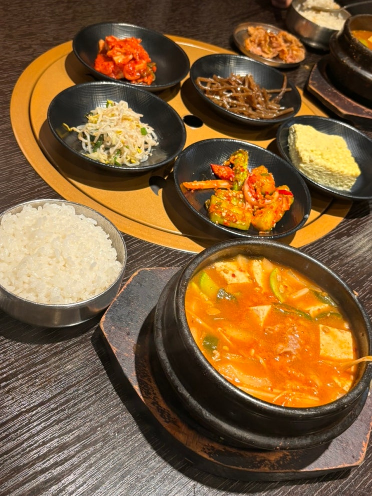  [서초역]반찬이 잘 나오는 백반느낌 점심, 저녁 맛집 옛날농장(Feet. 차돌된장찌개, 낙곱새, 고등어조림, 삼겹살, 갈비)!