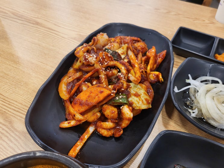  기흥 롯데아울렛 3층 만석장 쭈꾸미 쌈밥 식사 후기 