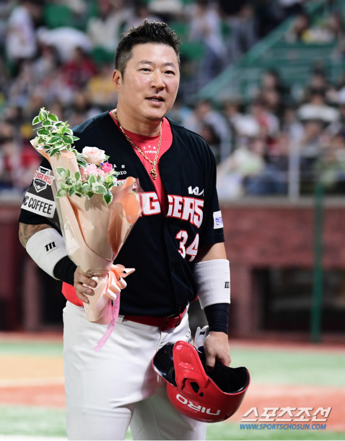 이승엽을 넘어 KBO 새 역사를 썼다 <b>최형우</b> 4078<b>루타</b> 신기록... 