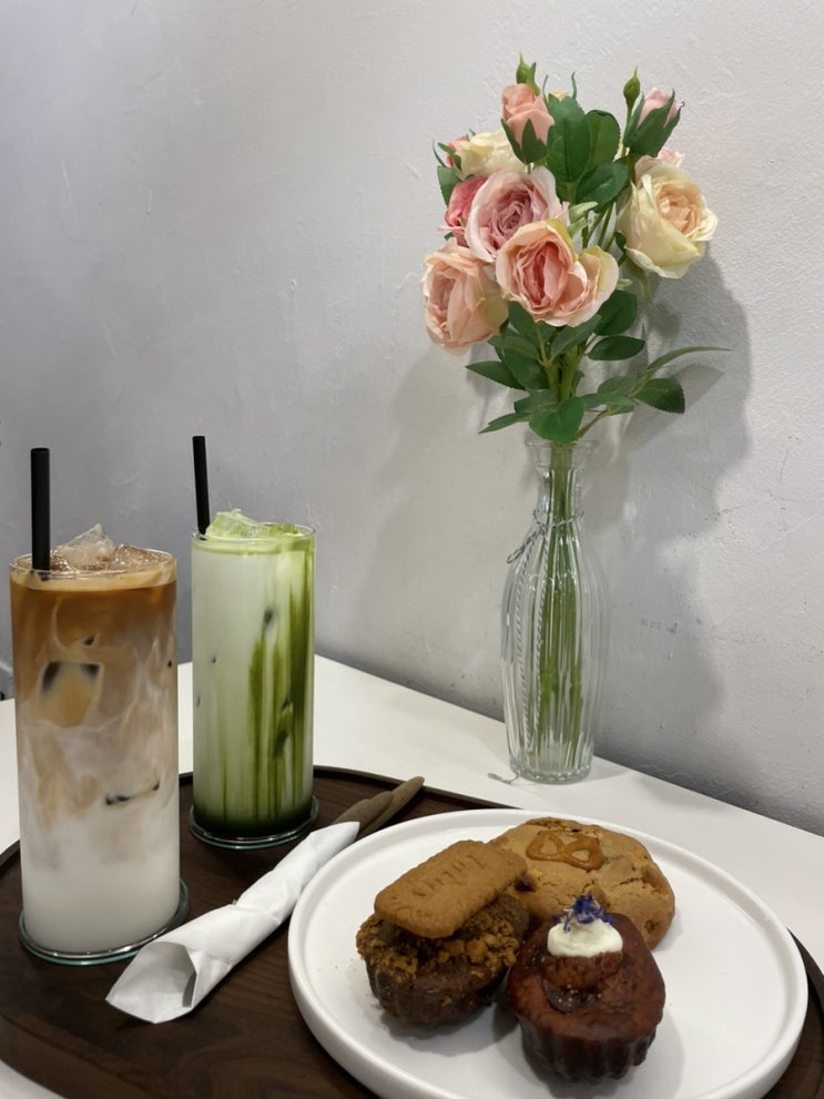  부산 서구 동대신동 마들렌 디저트 맛집 : 코노셔(CONNOISSEUR)