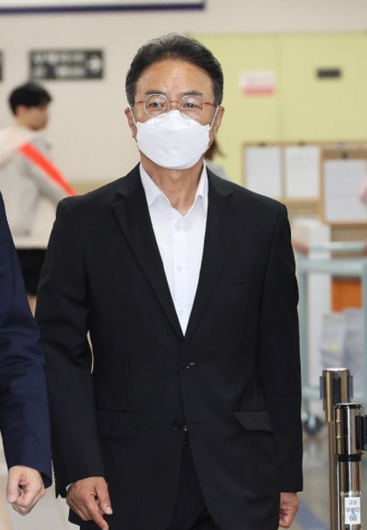 <b>김명곤</b> 전 문화부 장관 <b>강제추행</b> 혐의 1심 <b>징역형</b> 집행유예... 