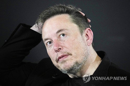 <b>머스크</b> 또 성추문…"<b>인턴</b> 불러내 성관계, 간부급으로 채용"