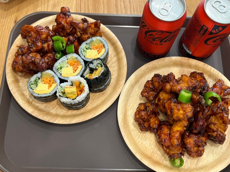  신촌 서강대 닭장수김밥! 김밥을 튀겨서 닭강정이랑 드셔보시겠습니까?