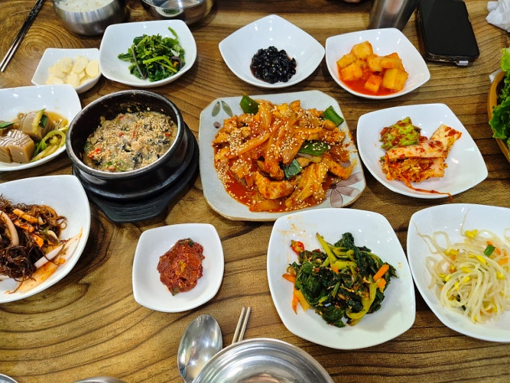  태안 근흥면 맛집 행복농장맛집 내돈내산-내 입맛을 사로잡은 제육볶음과 우렁쌈밥 한정식 후기