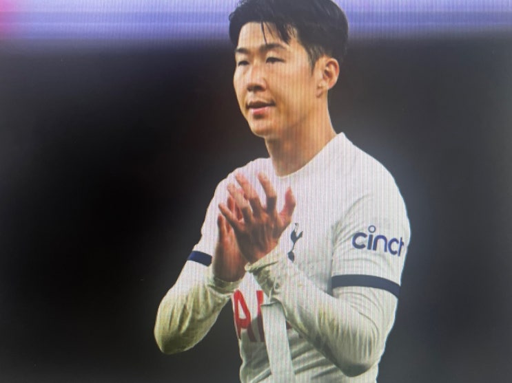<b>손흥민</b> 세계 축구 선수 20위 "호날두, <b>네이마르</b> 넘어선 최고의... 