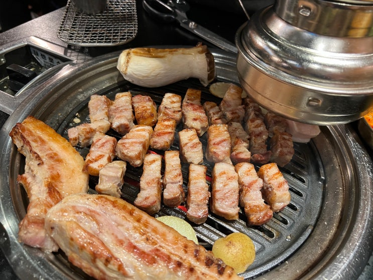  장안동사거리 맛집 삼겹살 구워주는 신원식당