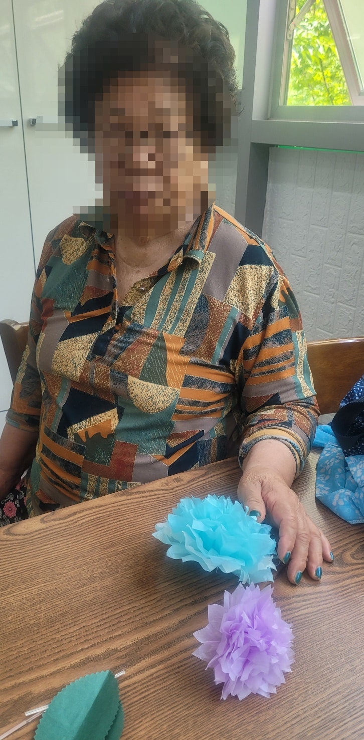 파주 효림 주야간보호 센터 : 비오는 날의 수채화 -협동화  열성 가득한 시간~!!!