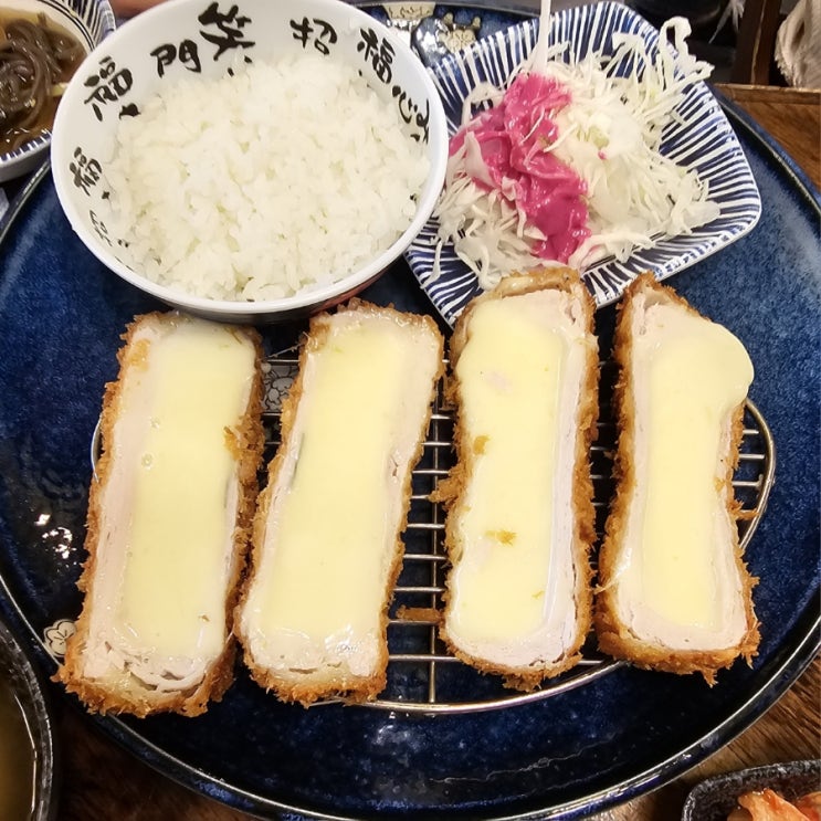  역시 홍대 혼카츠~ 냉모밀도 돈가스도 맛있어요