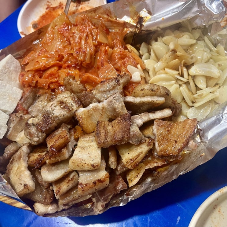  [중랑역 맛집] 포장마차 거리 다운이네 김치삼겹살 새우라면 가성비 포차 야장 오픈런 후기
