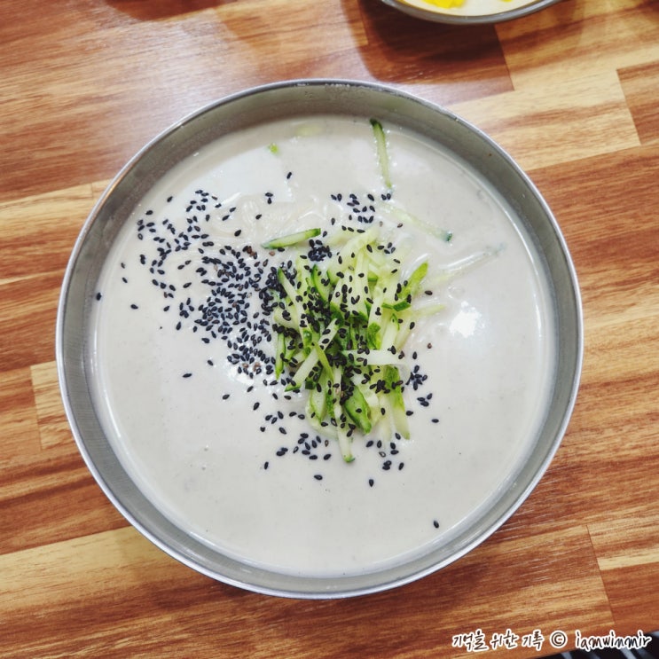 콩국수 시즌 가산동 옛날잔치국수에서 탕수육도 함께 콩국수 시즌 가산동 옛날잔치국수에서 탕수육도 함께