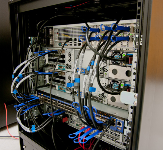  고성능 딥러닝 GPU 서버 컴퓨팅 통신에 필수품 인피니밴드 스위치 알아보기