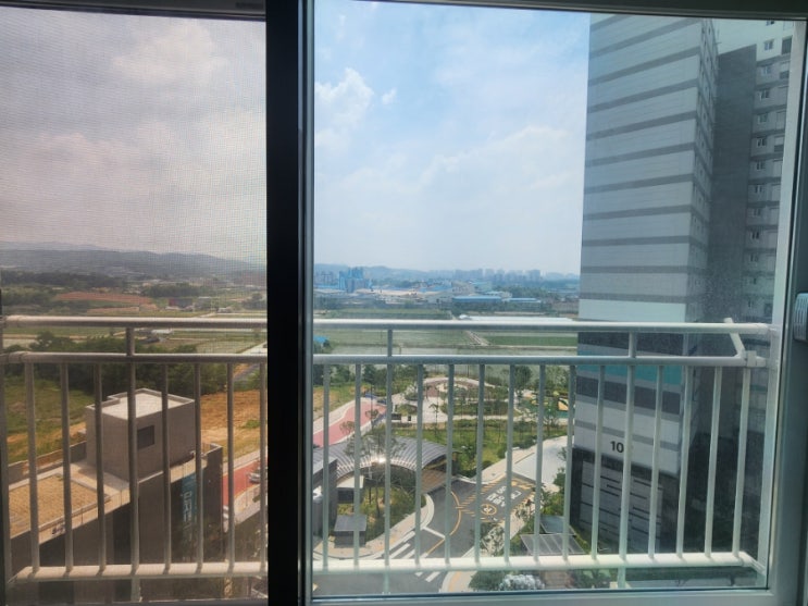  천안 아파트 서희스타힐스 유리 창문 열차단 자외선차단 시선차단 썬팅필름 시공